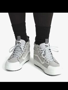 VANS Sk8-hi Top MTE Gray Waterproof Lace Up Shoes Sneakers W 8.0 / M 6.5 NWT